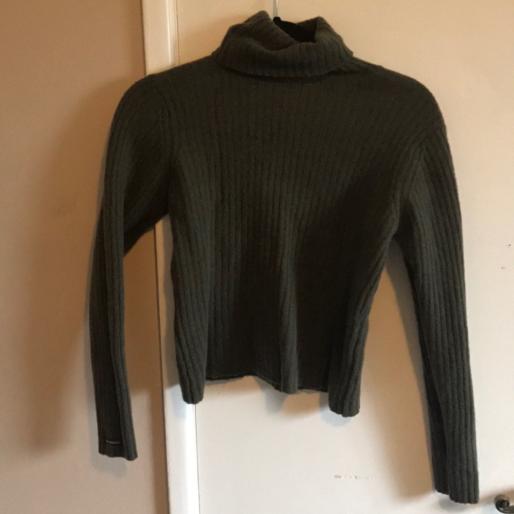 Crop turtle neck sweater